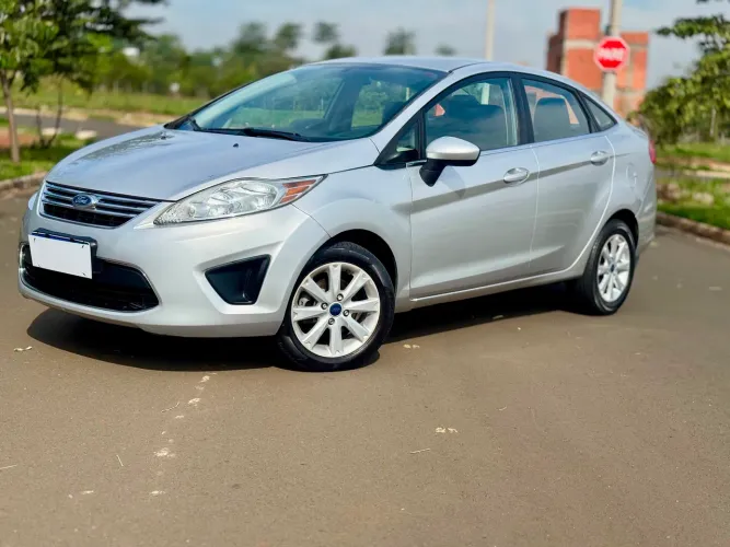 Ford Fiesta Sedan SE 1.6 16V Flex 4P 2011