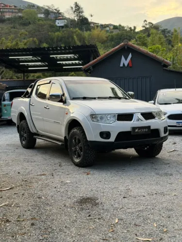 Mitsubishi L200 Triton HPE 3.2 CD TB Int.diesel AUT 2013