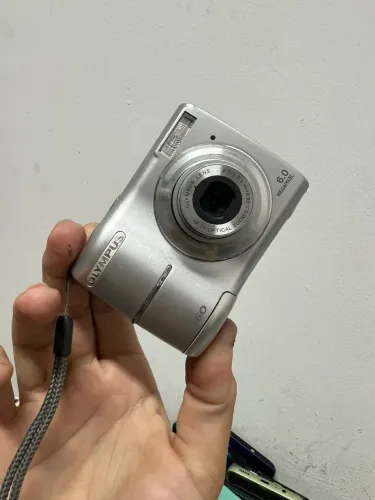 Câmera Olympus 760