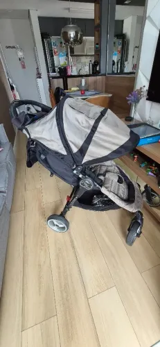 Carrinho Baby Jogger City Mini 4 Rodas - Fecha com 1 Mão!