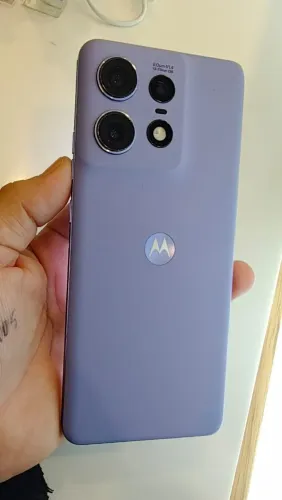 Edge 50 Pro (leia o anúncio)