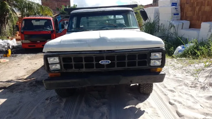 Caminhão FORD F4000