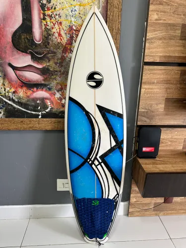 Prancha de surf em ótimo estado