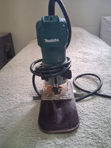 Vendo Tupia Laminadora Makita 3709