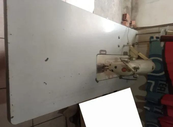 Máquina de costura industrial