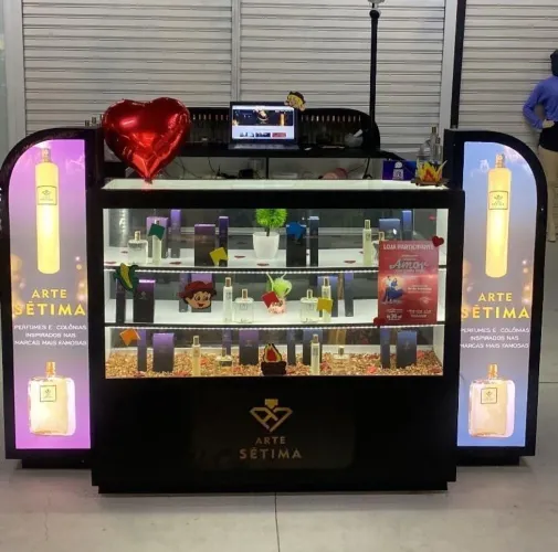 MÓVEIS DE QUIOSQUE DE PERFUMES