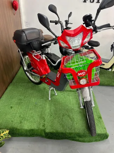 Bicicleta Elétrica Pop vermelha 800w
