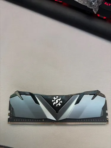 Memória RAM ADATA XPG Gammix D30 DDR4 8GB 2666MHZ