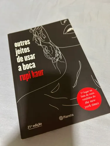 Livro ?Outros jeitos de usar a boca? 