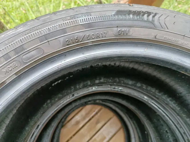 Pneu Goodyear 215/50 R17