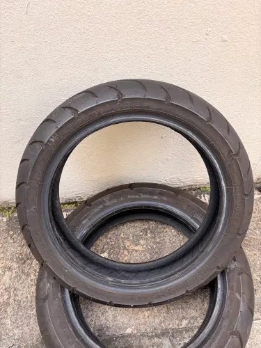 Par de pneus originais da Yamaha NMAX 160 2025