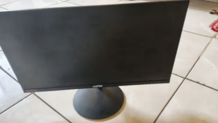 Monitor gamer novo