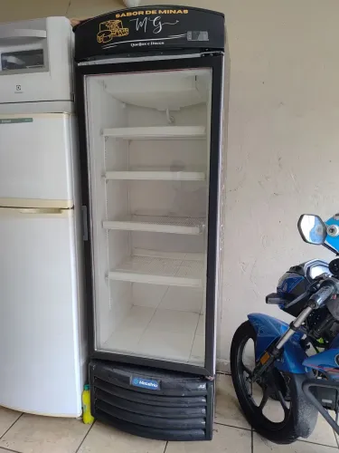 Vendo geladeira expositora grande