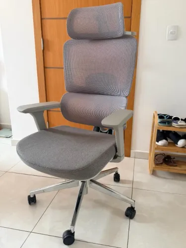 Cadeira de Escritório Comfy Aura Cinza Tela Mesh 