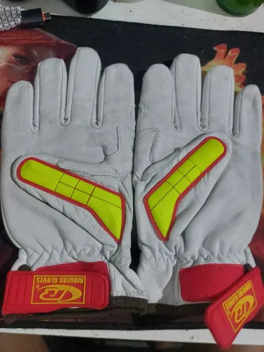 Vendo par de luvas Ringers gloves, original...