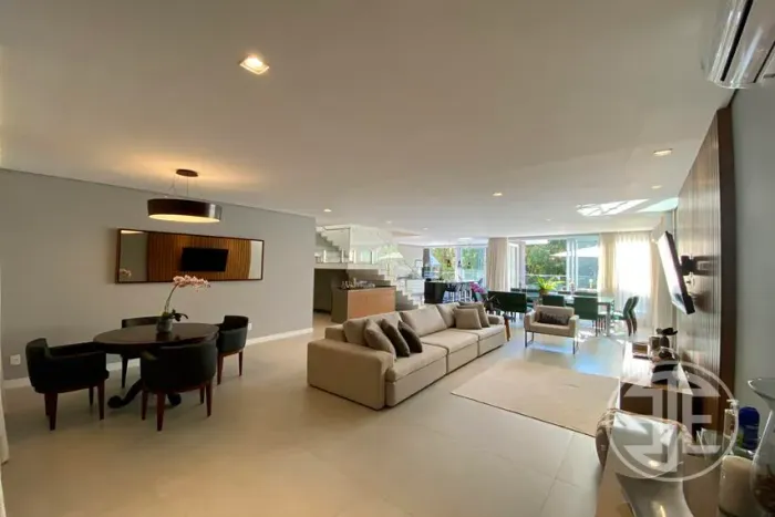 CASA COM 5 DORMITÓRIOS (5 SUÍTES), 4 VAGAS, 393M² ÁREA CONSTRUÍDA À VENDA E LOCAÇÃO EM RIV