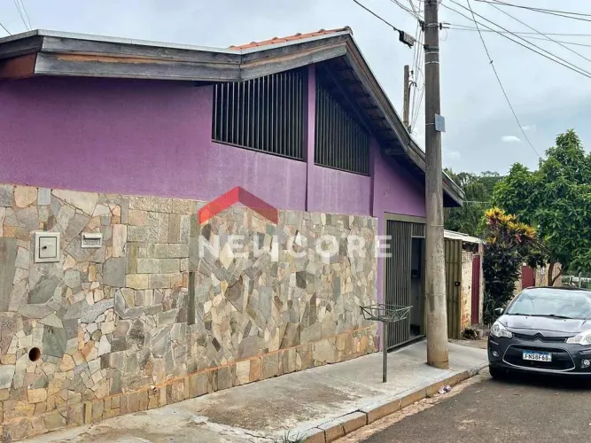 Casa em Rua Naer Murback - Conjunto Habitacional Primavera - Bauru/SP