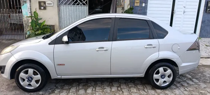 Ford Fiesta Sed. 1.6 8V Flex 4P 2012