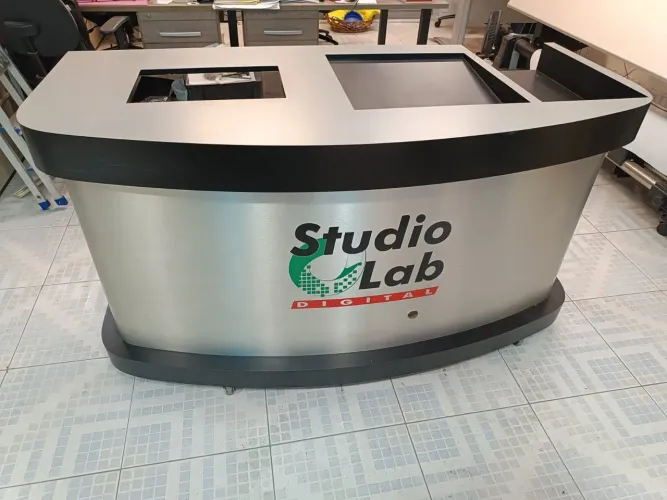 Mesa - Estação de trabalho.