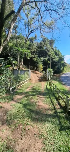 Alugo sítio no Sana