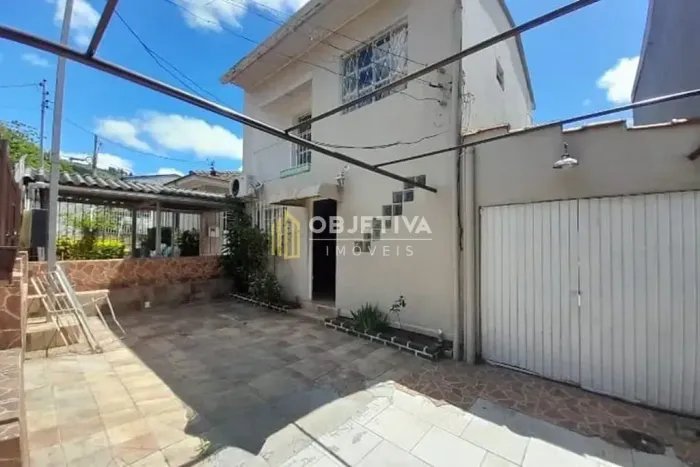 Casa à venda 3 Quartos 3 Vagas 130M² Morro Santana Porto Alegre - RS