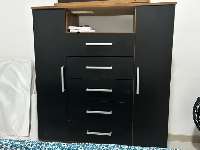 cômoda 5 gavetas 2 portas