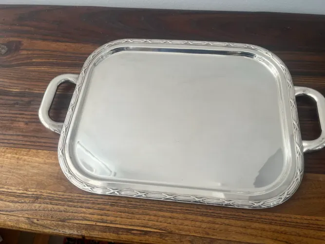 Bandeja Oblonga 39x31Com Alça tem Cordão em Prat