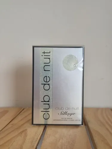 Perfume Club de nuit Sillage 105ml LACRADO