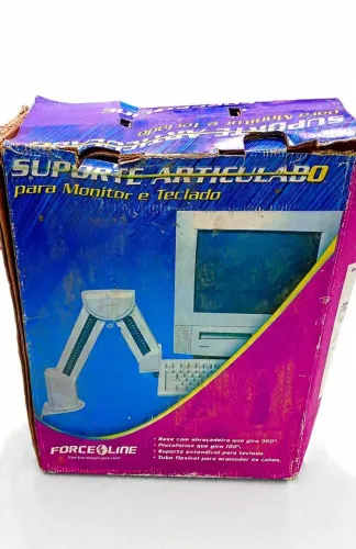Suporte articulado para monitor e teclado