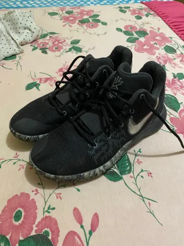Tênis de basquete Nike Kyrie Flytrap 2