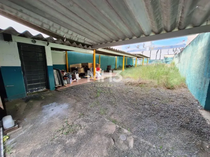 Terreno já adequado para estacionamento de 340m², recepção, box coberto, próximo Casa de S