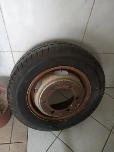 Pneu Maxtrek SU-810 Aro 15
