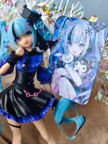 Figure da Hatsune Miku com Kuromi