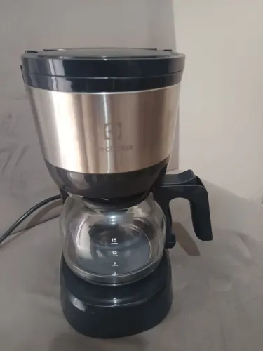 Cafeteira Electrolux com Jarra de Vidro 15 Xícaras - Excelente Estado