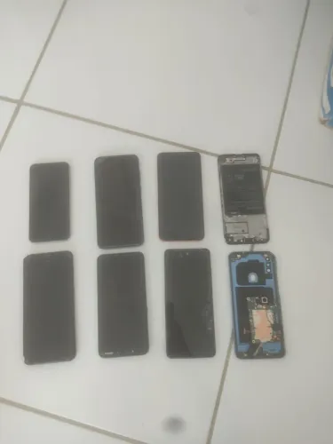 Celulares funcionando com avarias 