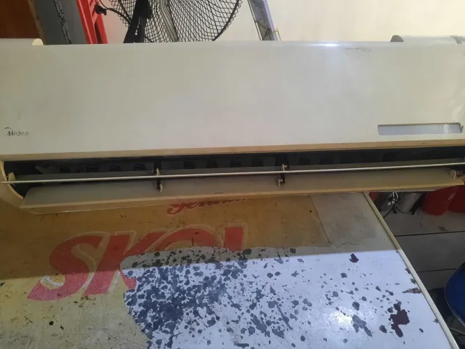 Vendo ar condicionado de 24 mil btus pra tirar peças funcionando