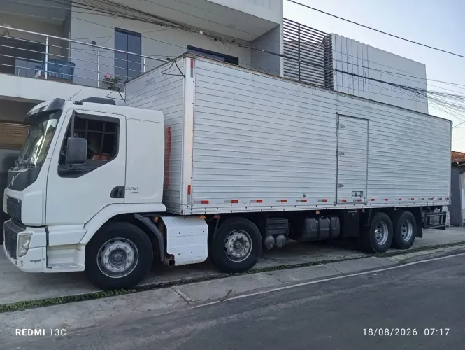 ?  VOLVO VM 330 AUTOMÁTICO ?