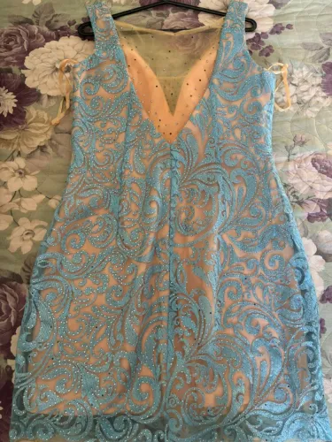 Vestido Azul Claro com Pedraria Tamanho 42