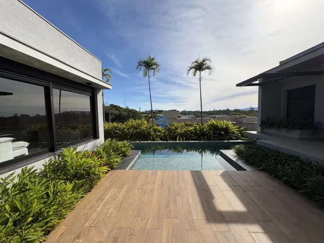 Casa térrea semimobiliada, com 460m² para venda ou locação no Condomínio Residencial Saint