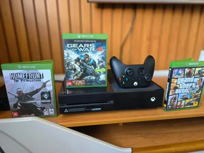 Xbox One com 3 jogos e controle do Séries X!