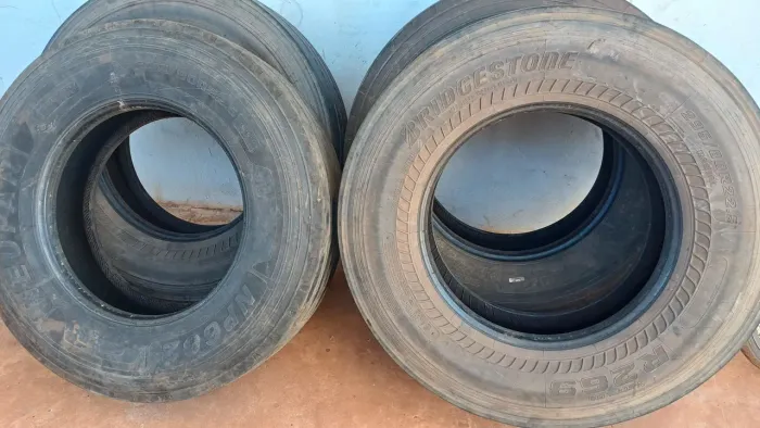 Pneus 295/80 para caminhao e carreta