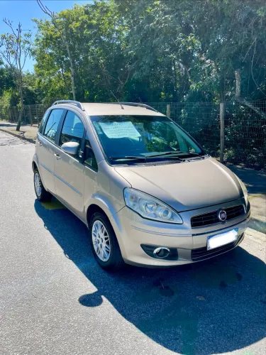 Fiat Idea Attractive 1.4 Fire Flex 8V 5P 2012