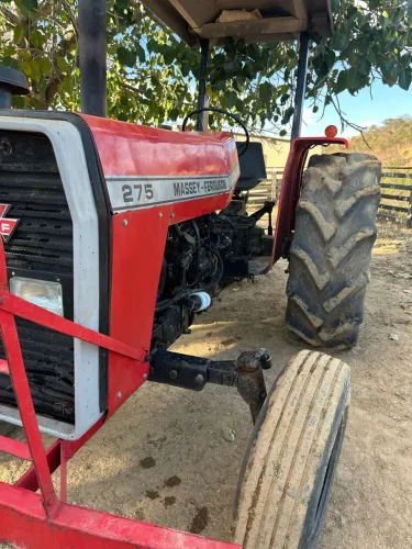 Trator Massey 275