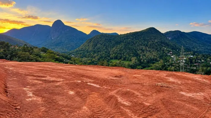EXCELENTE TERRENO COM LINDA VISTA!