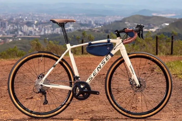 BICICLETA GRAVEL SENSE VERSA COMP 18V 2021/2022