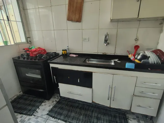 Duas casas no mesmo quintal ! 250.000 