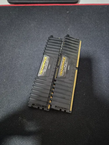 16gb RAM ddr4 2400mhz corsair