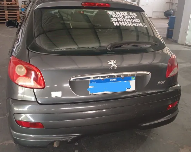 Peugeot 207 XR 1.4 Flex 8V 5P 2012