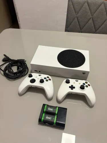 Xbox series s IMPECÁVEL!