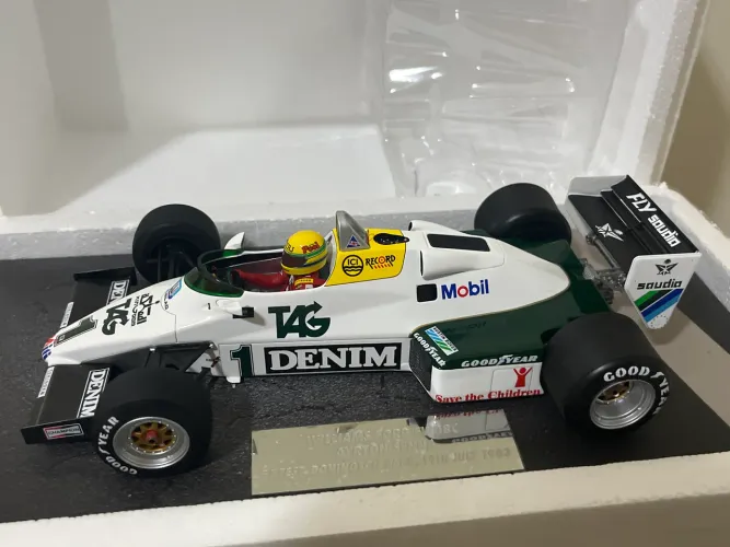 Ayrton Senna F1 Minichamps 1:18 Williams Ford FW08C Limited Edition 800 peças